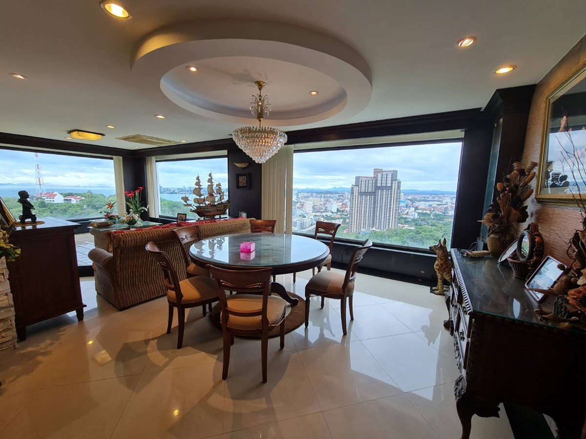 Sale Penthouse 200 sqm. at Pattaya Hill Resort, Pratumnak Hill, Chonburi. - คอนโด -  - 