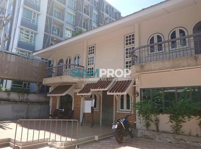 Two-storey detached house in Thonglor Phrom Phong area. - House -  - 